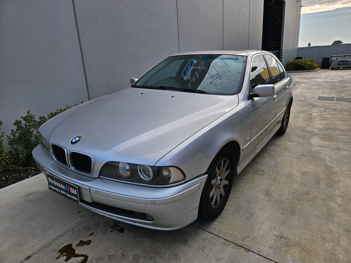 S3085 5' E39 Sedan 525i M54 AUTO 2002/11 — Peninsula BM