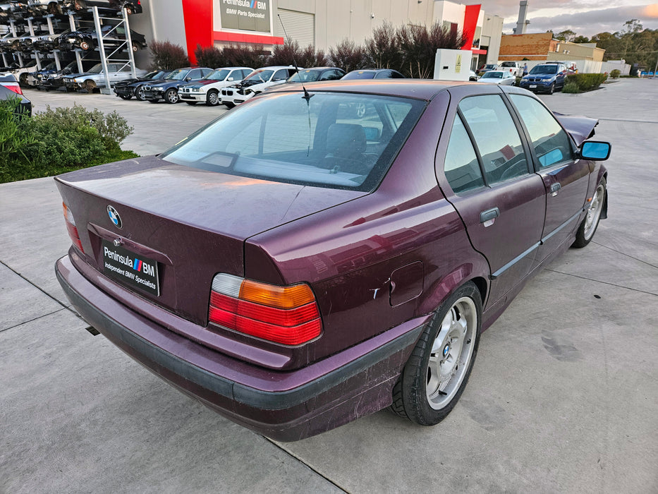 S3121 3' E36 Sedan 318i M43 AUTO 1996/10