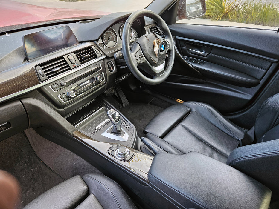 S3122 3' F30 Sedan 320i N20 AUTO 2014/10