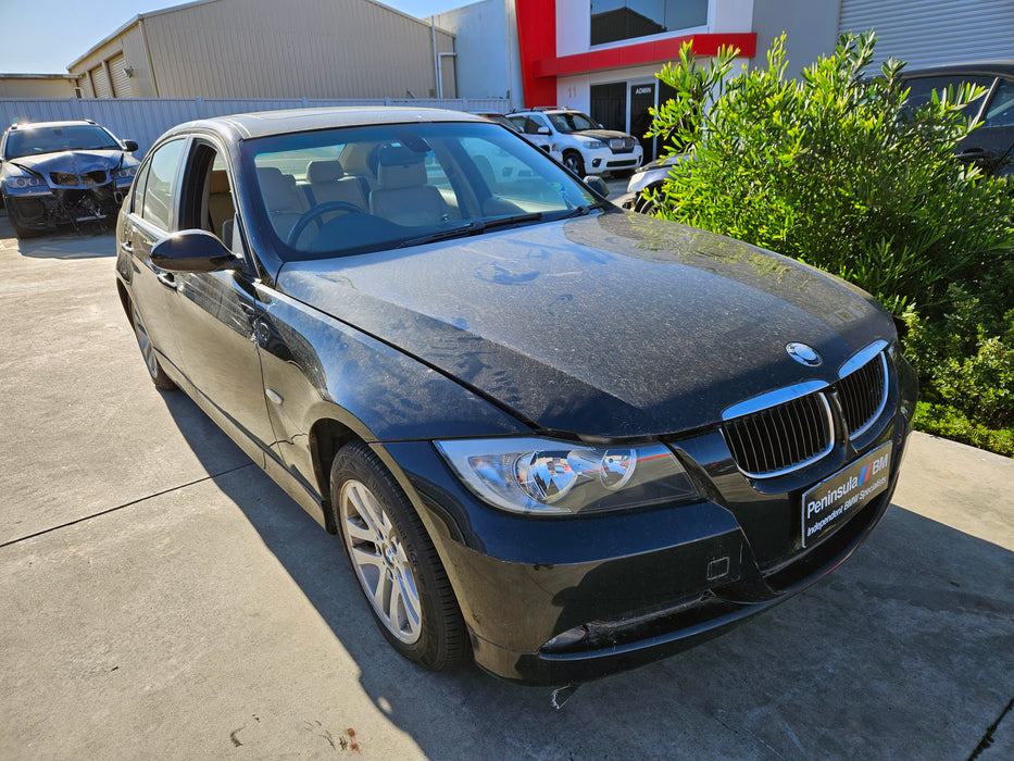 S3124 3' E90 Sedan 320i N46 AUTO 2005/03