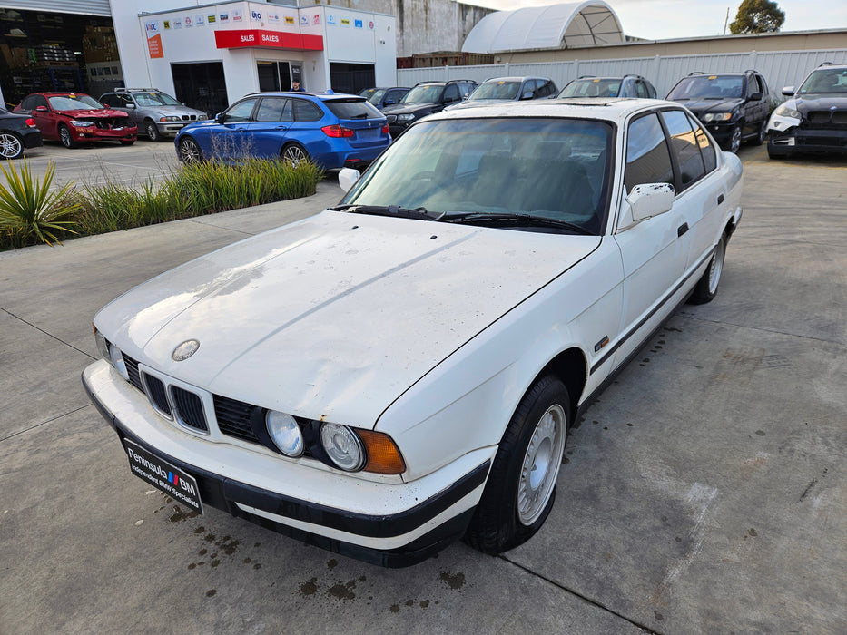 S3140 5' E34 Sedan 525i M20 MANUAL 1988/07