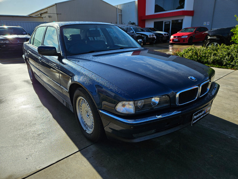 S3205 7' E38 Sedan 740iL M60 AUTO 1995/02