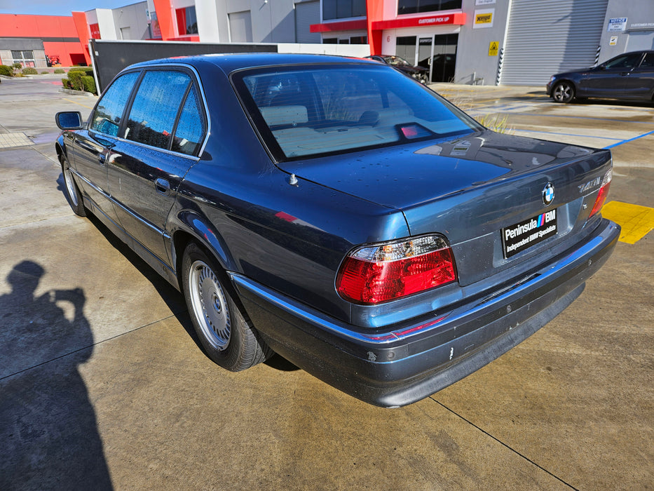 S3205 7' E38 Sedan 740iL M60 AUTO 1995/02
