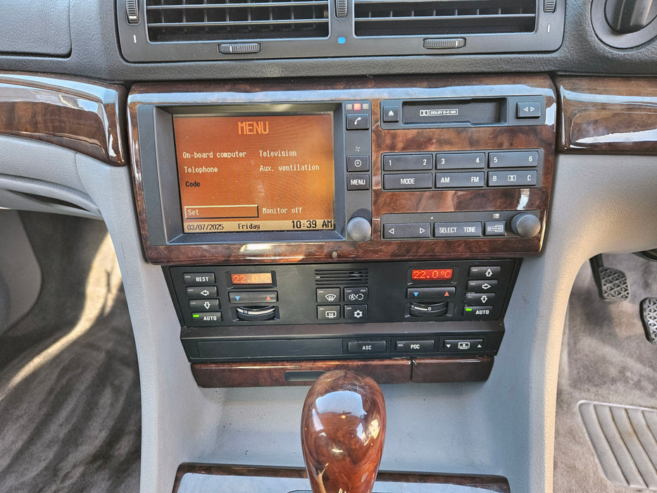 S3205 7' E38 Sedan 740iL M60 AUTO 1995/02