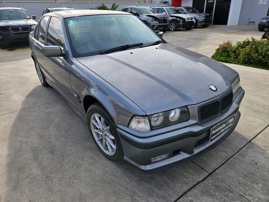 S3212 3' E36 Sedan 318i M40 AUTO 1992/10