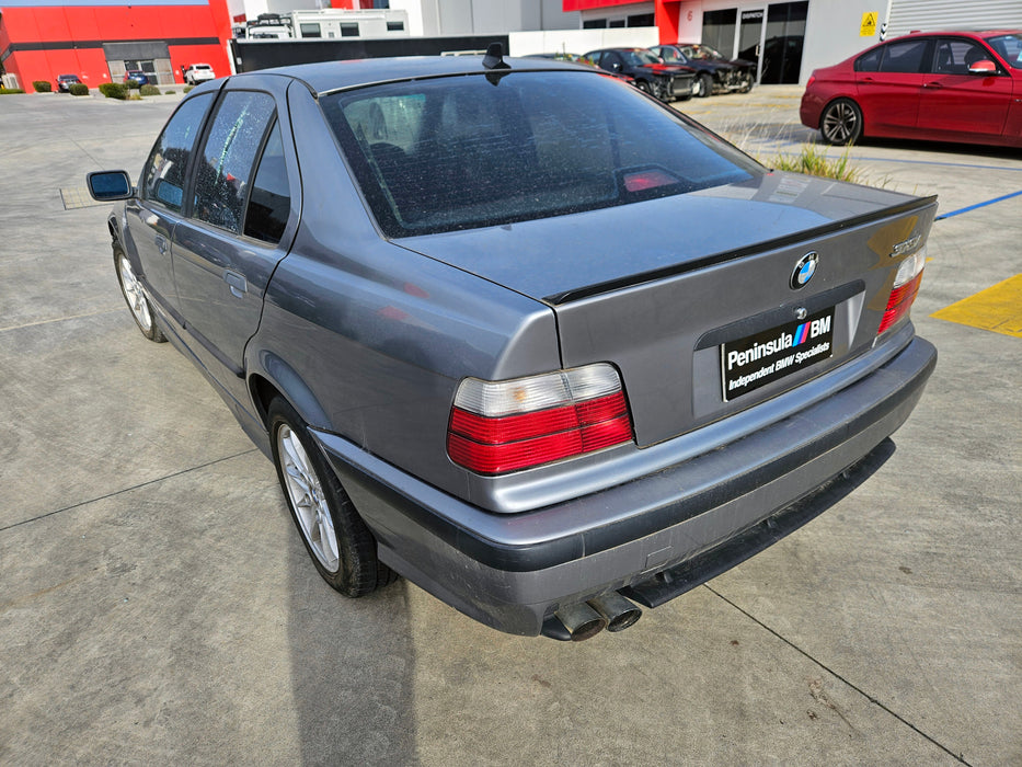 S3212 3' E36 Sedan 318i M40 AUTO 1992/10