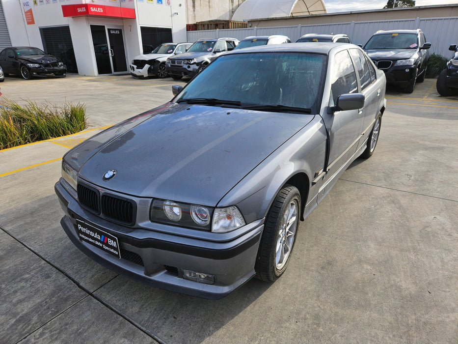 S3212 3' E36 Sedan 318i M40 AUTO 1992/10