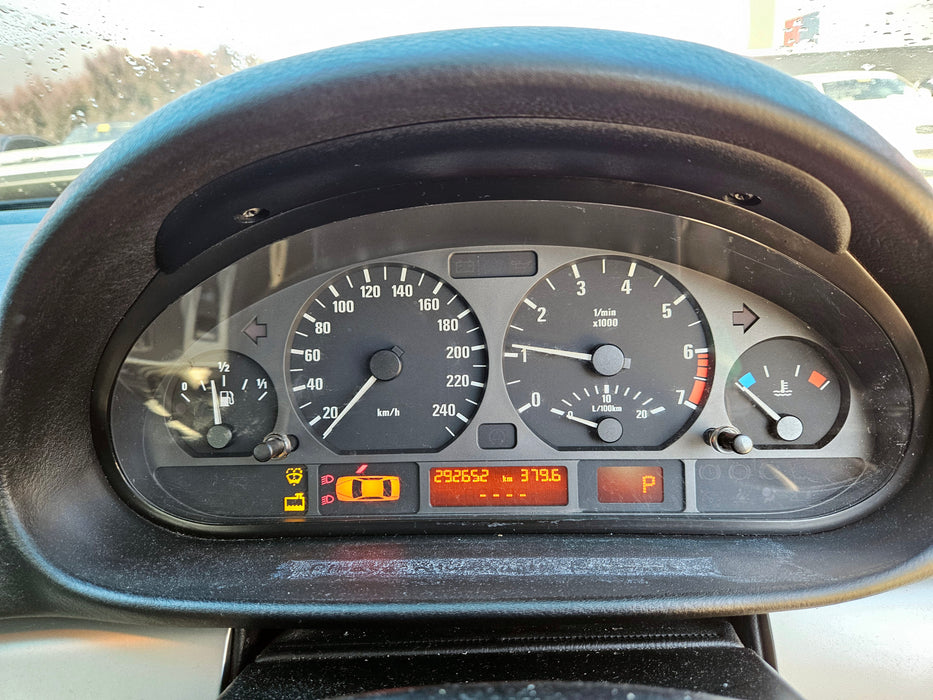 S3214 3' E46 Sedan 318i N42 AUTO 2001/10