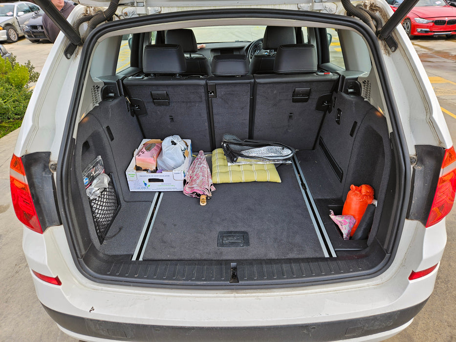 S3224 X3 F25 SAV 20iX N20 AUTO 2013/09