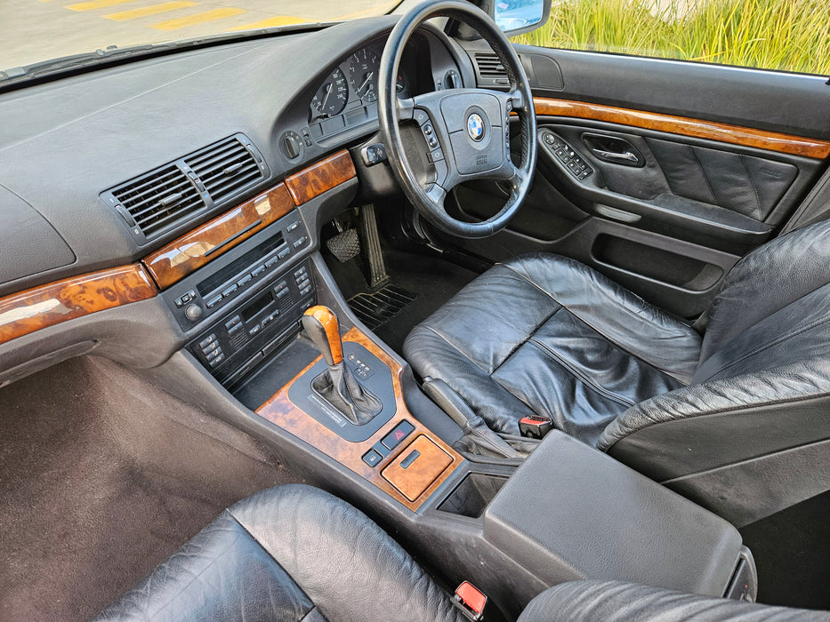 S3227 5' E39 Sedan 528i M52 AUTO 1998/04