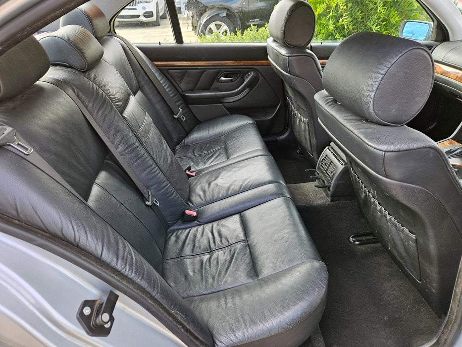 S3227 5' E39 Sedan 528i M52 AUTO 1998/04