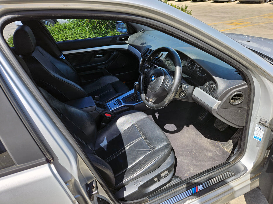S3233 5' E39 Sedan 530i M54 AUTO 2001/09