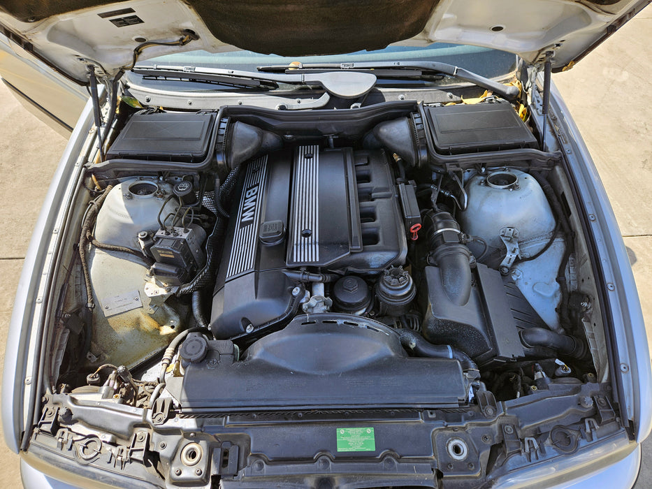 S3233 5' E39 Sedan 530i M54 AUTO 2001/09