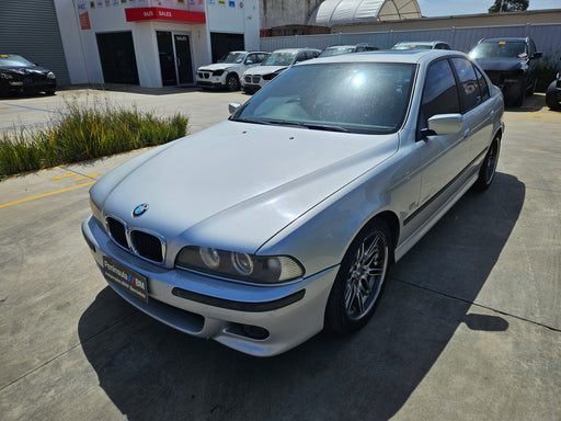 S3233 5' E39 Sedan 530i M54 AUTO 2001/09