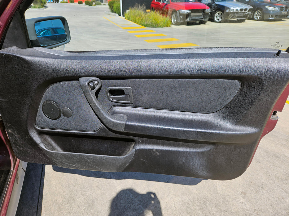 S3234 3' E36 Sedan 316i M43 AUTO 1995/08