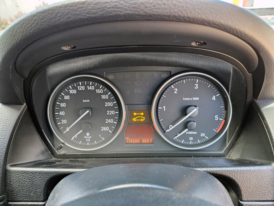 S3239 X1 E84 SAV 18d N47N AUTO 2013/07