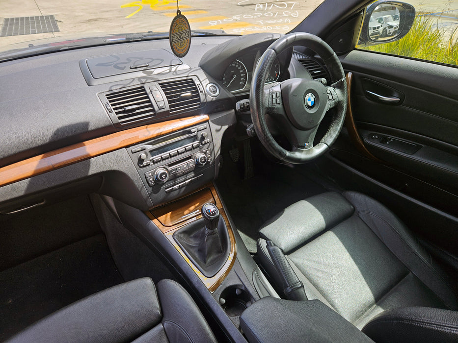 S3247 1' E82 Coupe 125i N52N MANUAL 2011/06