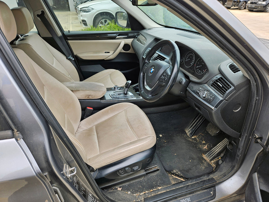 S3255 X3 F25 SAV 20dX N47N AUTO 2011/09