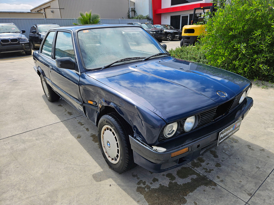 S3267 3' E30 Coupe 318i M40 AUTO 1990/12