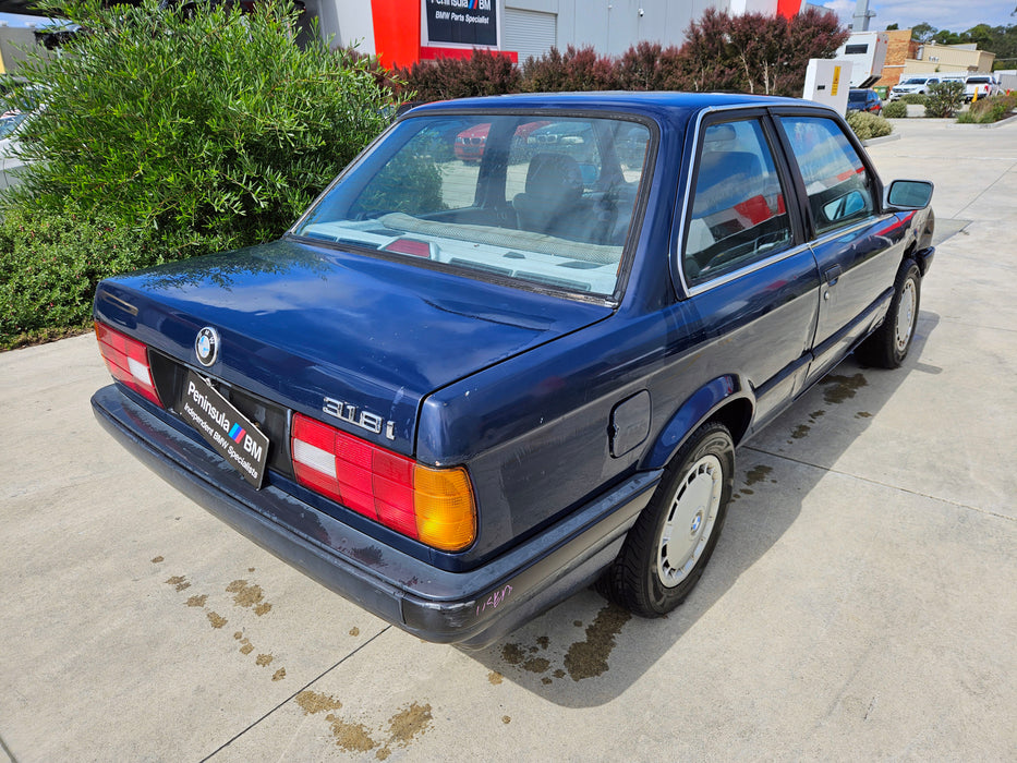 S3267 3' E30 Coupe 318i M40 AUTO 1990/12