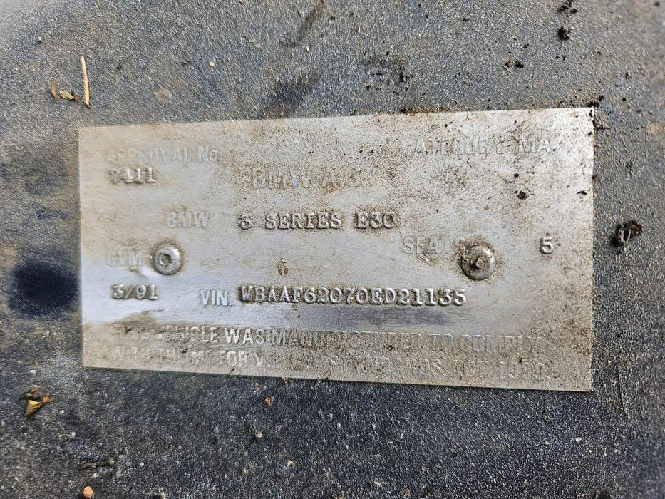 S3267 3' E30 Coupe 318i M40 AUTO 1990/12