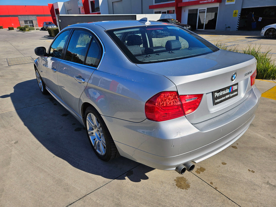 S3276 3' E90 LCI Sedan 330d N57 AUTO 2010/01