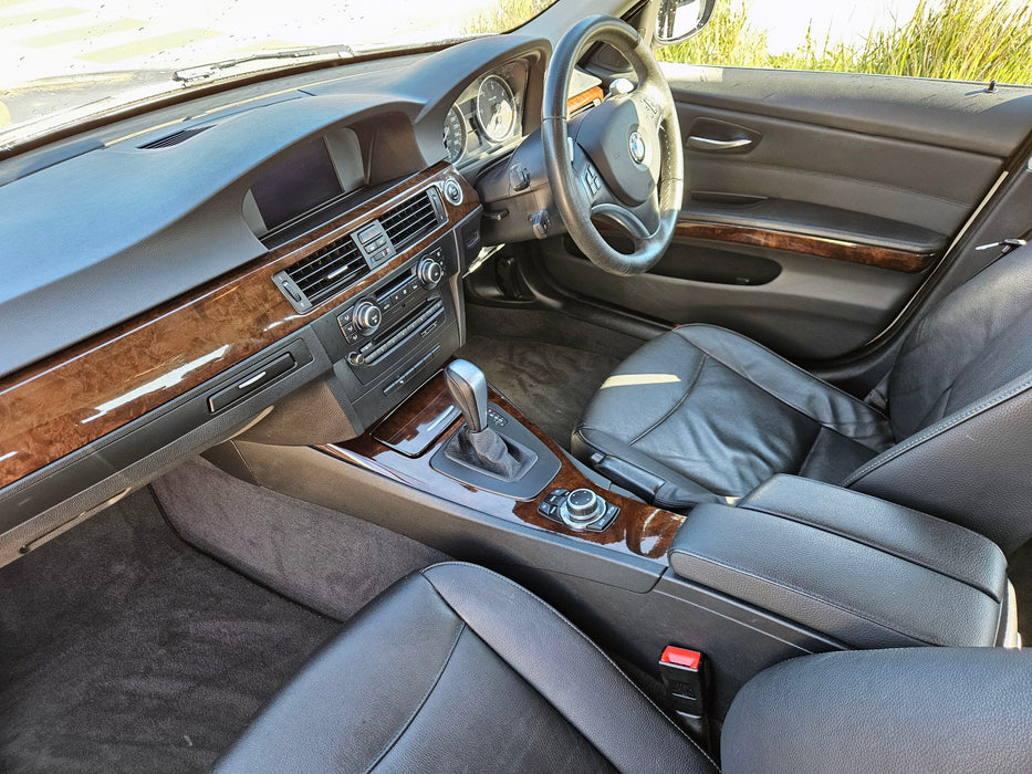 S3276 3' E90 LCI Sedan 330d N57 AUTO 2010/01