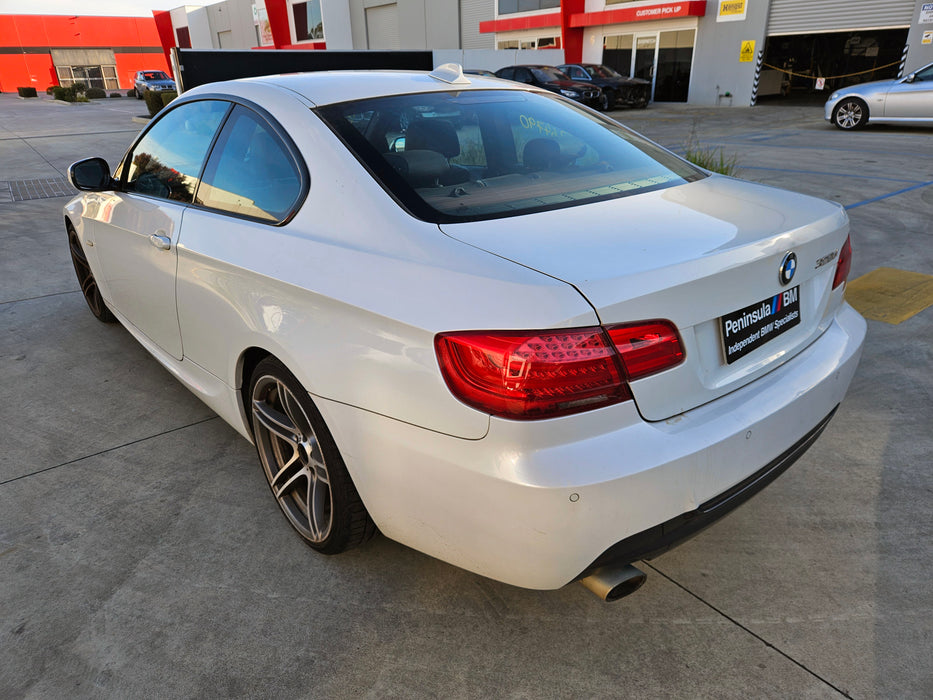 S3277 3' E92 LCI Coupe 320d N47N AUTO 2011/04