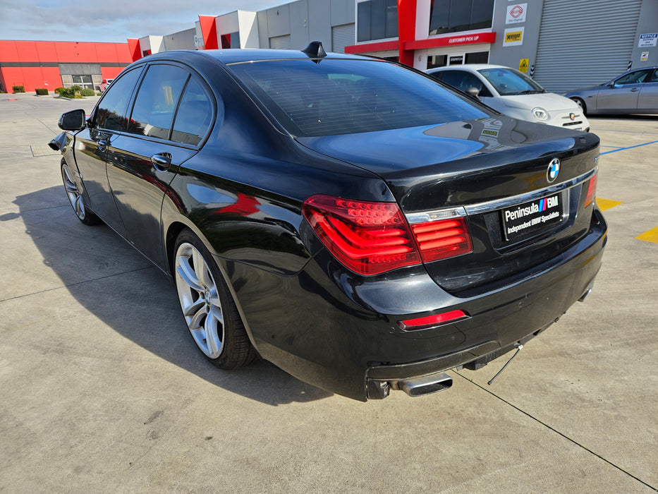 S3287 7' F01 LCI Sedan 740i N55 AUTO 2013/07
