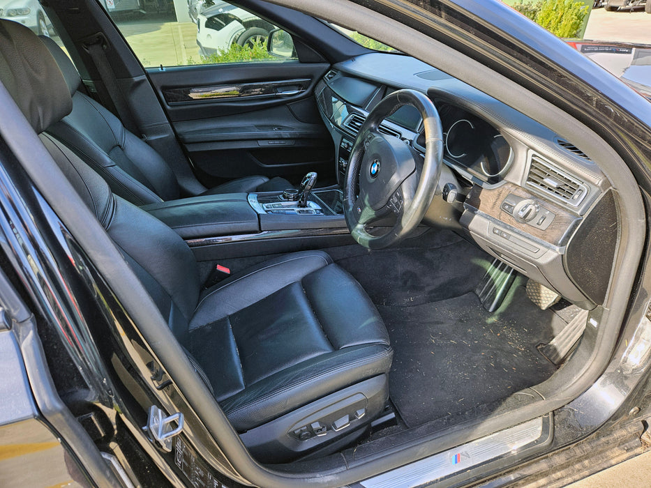 S3287 7' F01 LCI Sedan 740i N55 AUTO 2013/07