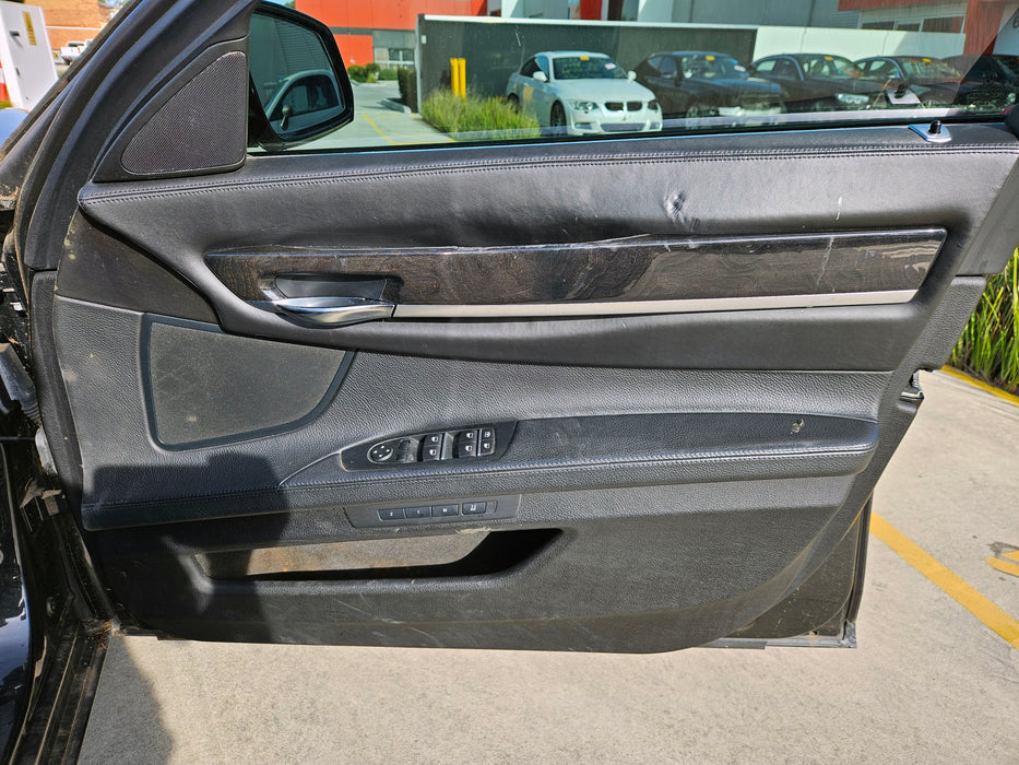 S3287 7' F01 LCI Sedan 740i N55 AUTO 2013/07