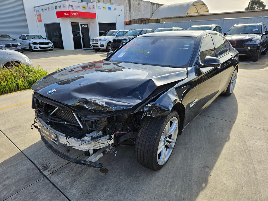 S3287 7' F01 LCI Sedan 740i N55 AUTO 2013/07