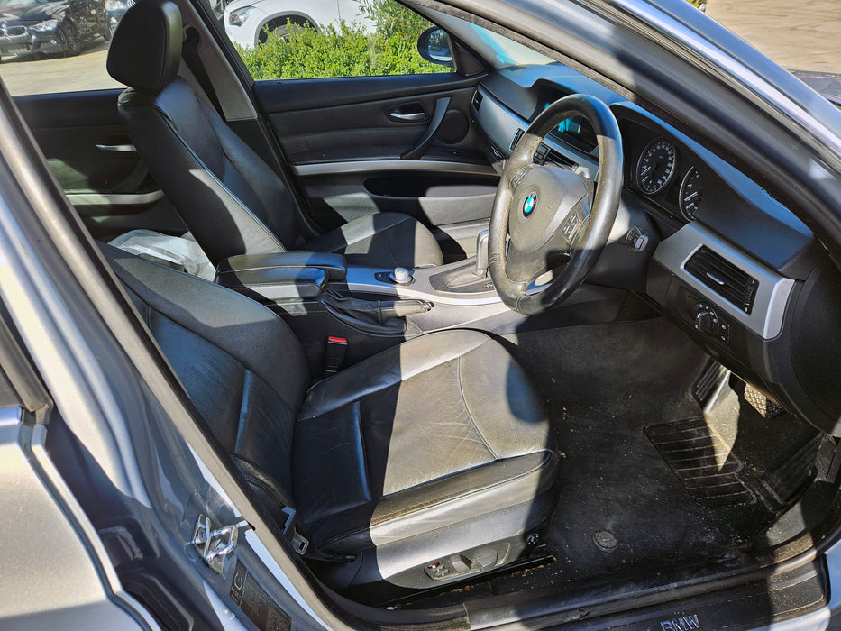 S3300 3' E90 Sedan 330i N52 AUTO 2005/05