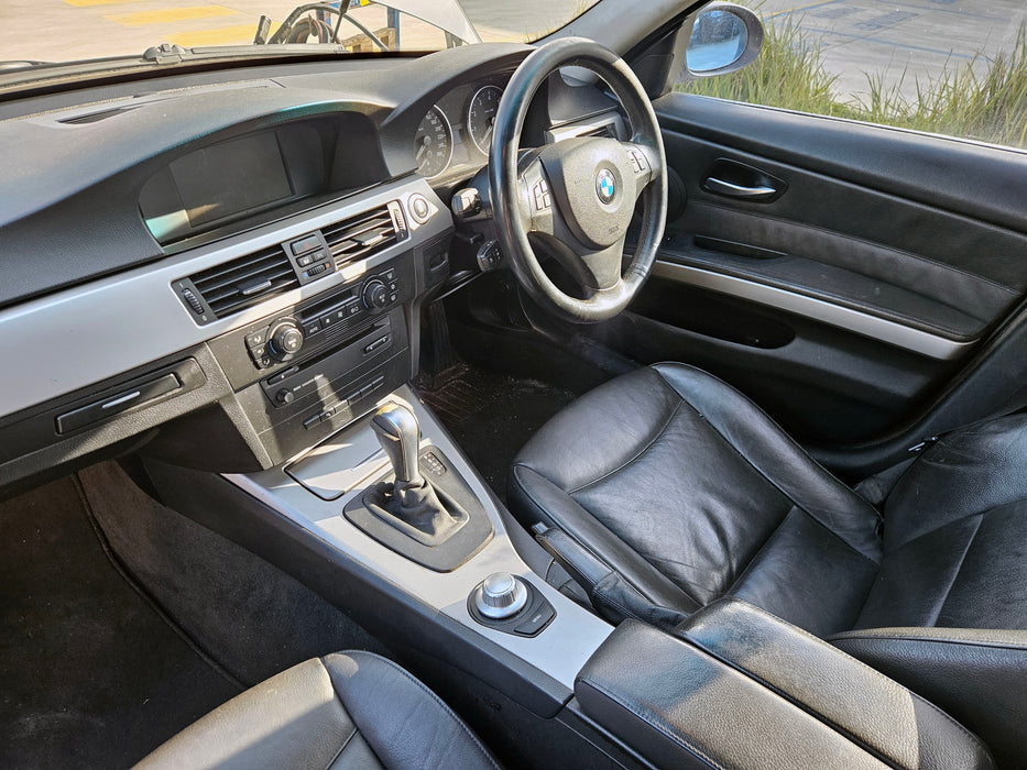 S3300 3' E90 Sedan 330i N52 AUTO 2005/05