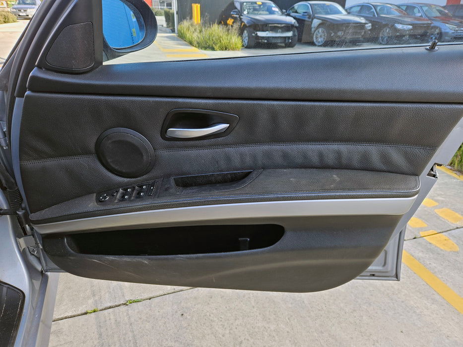 S3300 3' E90 Sedan 330i N52 AUTO 2005/05