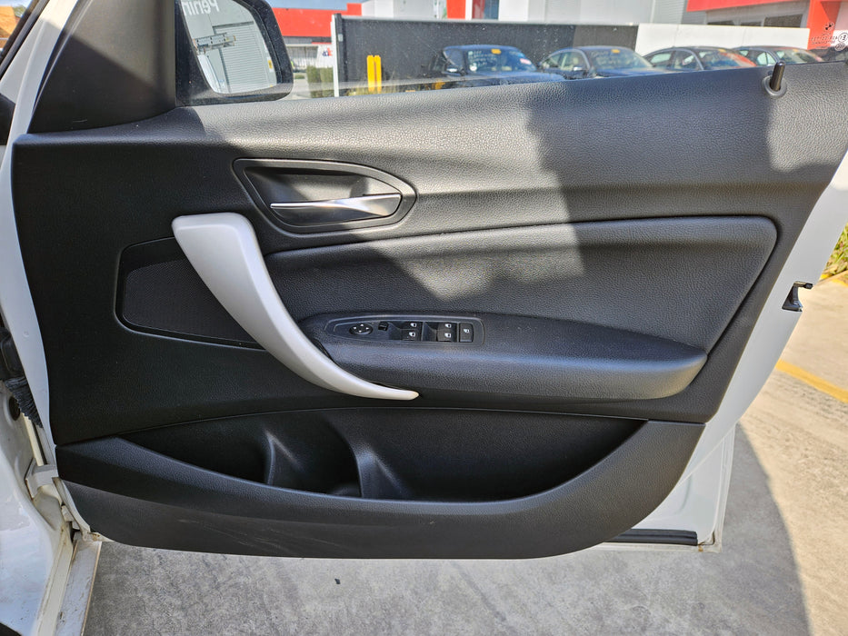 S3301 1' F20 Hatch 116i N13 AUTO 2014/01