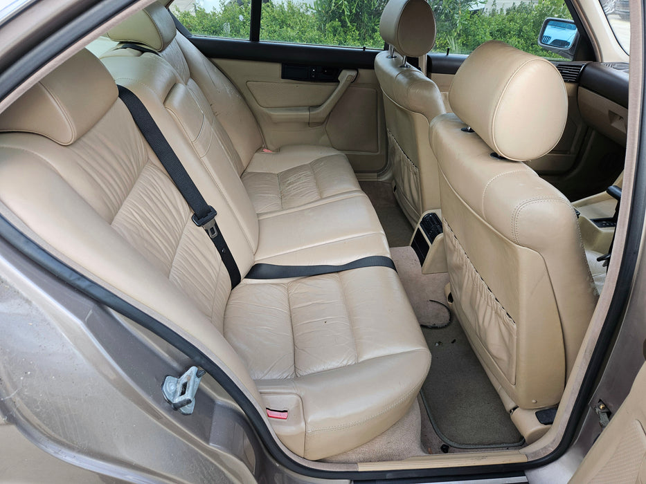 S3302 5' E34 Sedan 525i M20 AUTO 1988/09