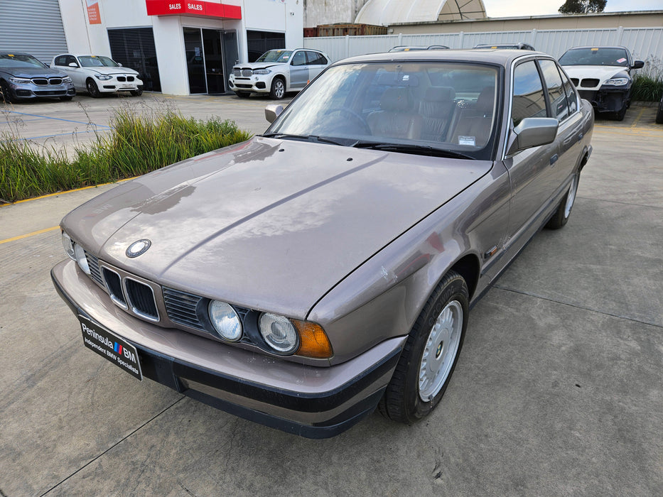 S3302 5' E34 Sedan 525i M20 AUTO 1988/09