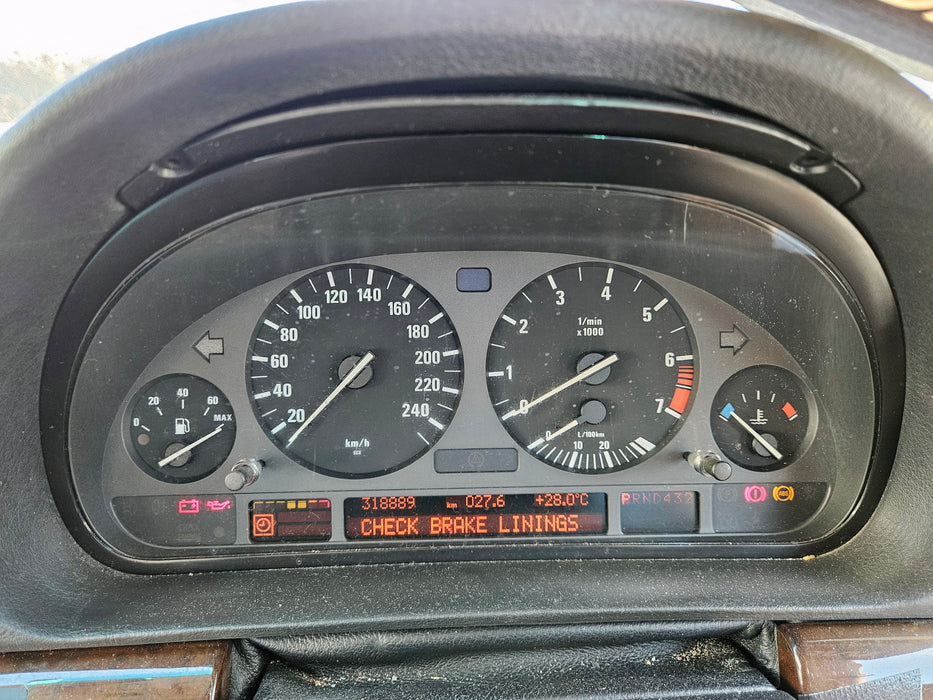 S3308 7' E38 Sedan 730iL M60 AUTO 1995/01