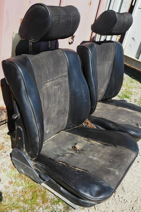 Used BMW Front Seat Set E10 2002 Black S2741