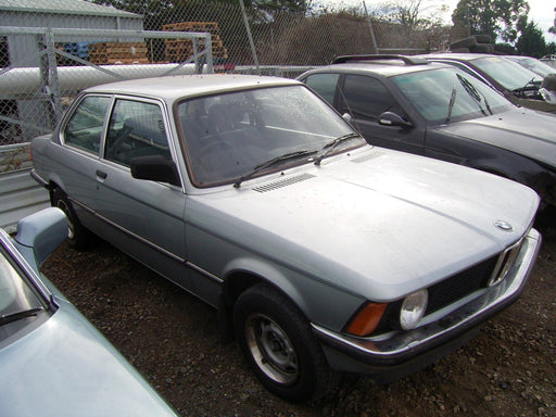 S1766 3' E21 Coupe 318i M10 AUTO 1982/03
