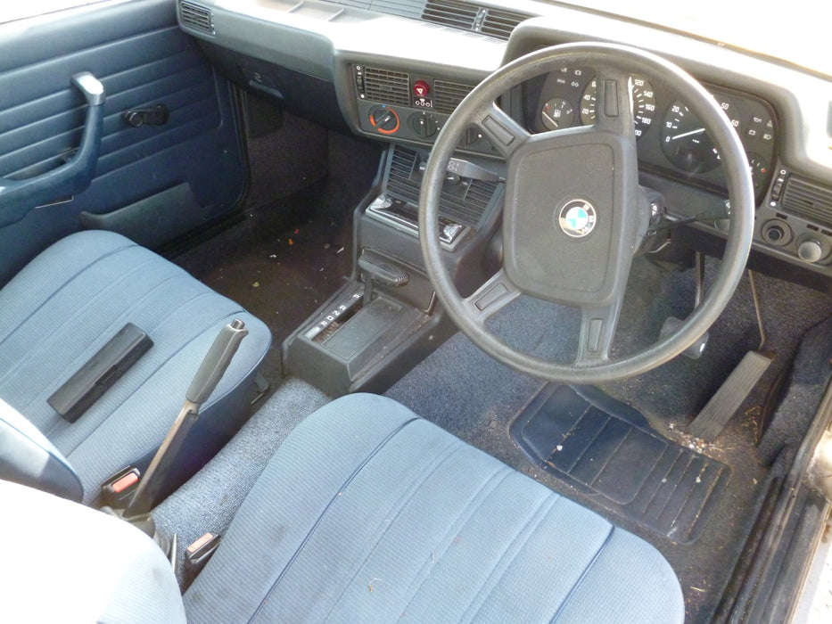 S2177 3' E21 Coupe 318i M10 AUTO 1981/12