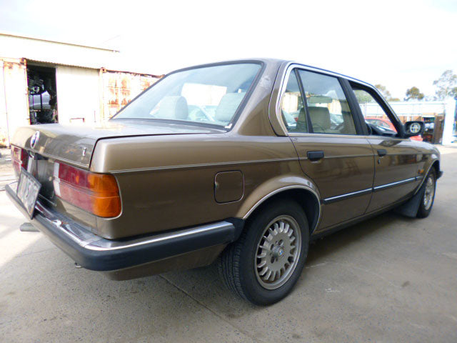 S2534 3' E30 Sedan 323i M20 MANUAL 1984/10