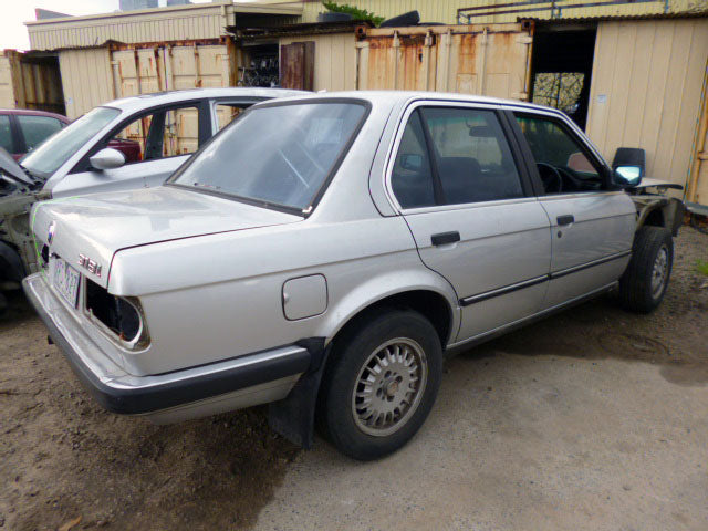 S2585 3' E30 Sedan 318i M10 MANUAL 1985/11