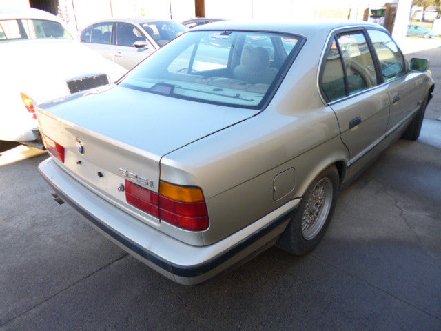 S2675 5' E34 Sedan 525i M20 AUTO 1989/02 - Peninsula BM
