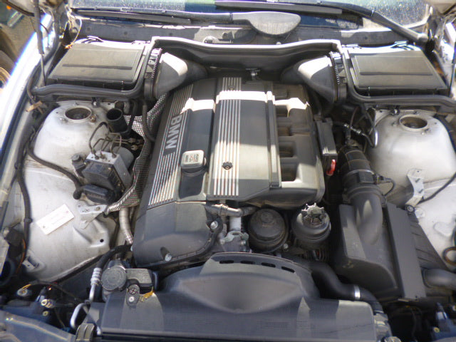 S2715 5' E39 Sedan 530i M54 AUTO 2001/10