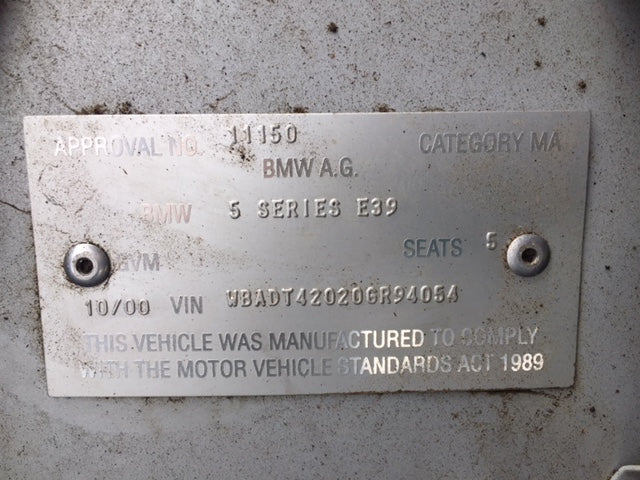 S2746 E39 Sedan 525i M54 2000/08