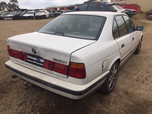 S2759 5' E34 Sedan 520i M50 AUTO 1994/07
