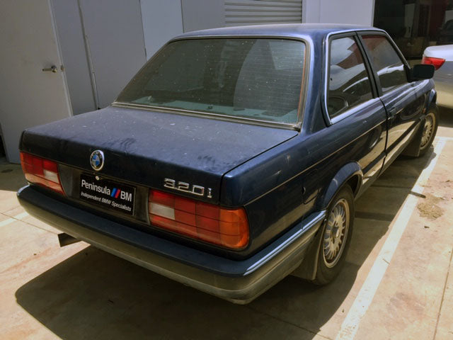 S2889 3' E30 Sedan 320i M20 MANUAL 1988/06